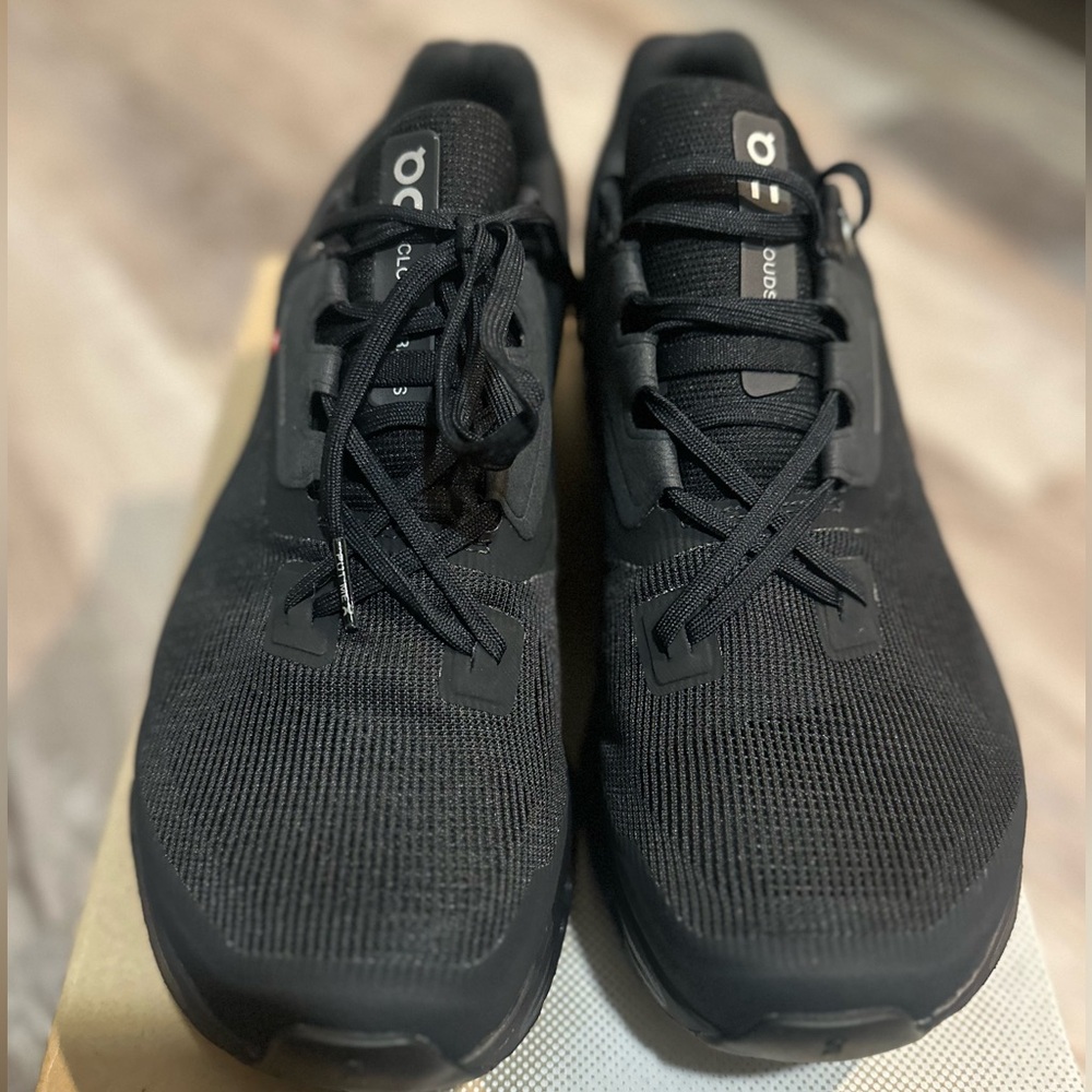 On Running Cloudstratus Men’s Sneakers – Black – Size 10.5